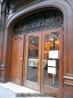 Au-dessus du très chic Restaurant Maxim's, le Musée Art nouveau emmène à la Belle Epoque.