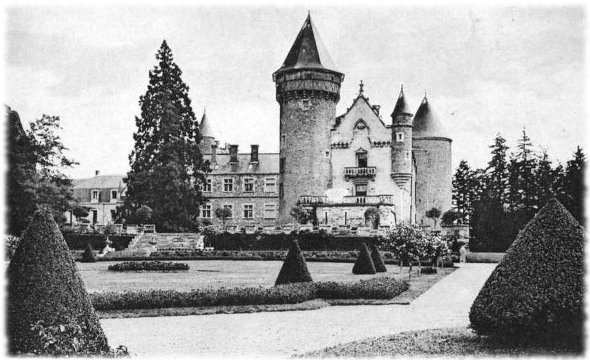 Le château de Busset et ses jardins à la française