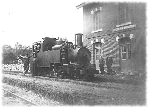 photo Plomion Bancigny la gare et le train tramway ligne de Guise Vervins à Liart
