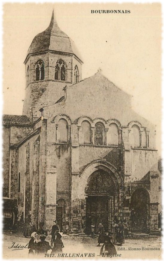 Portail église Saint-Martin à Bellenaves Allier