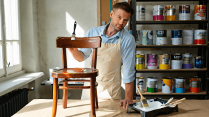 choisir la bonne peinture pour moderniser ses meubles